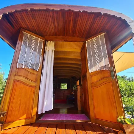 La Roulotte Du Coustal, Climatise Luxury tent Cajarc