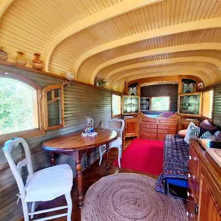 La Roulotte Du Coustal, Climatise Luxury tent *