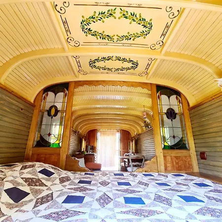 La Roulotte Du Coustal, Cajarc, Lot Luxury tent Cajarc