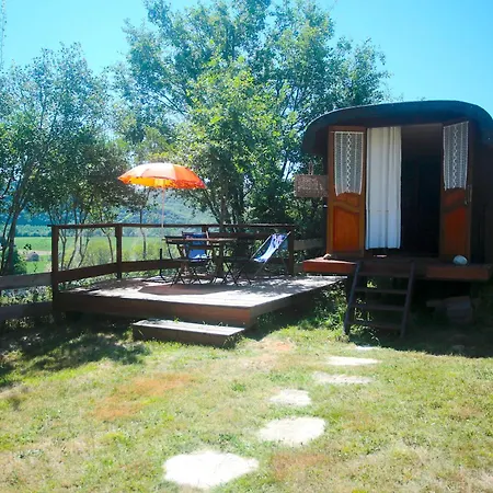 Luxury tent La Roulotte Du Coustal, Cajarc, Lot *