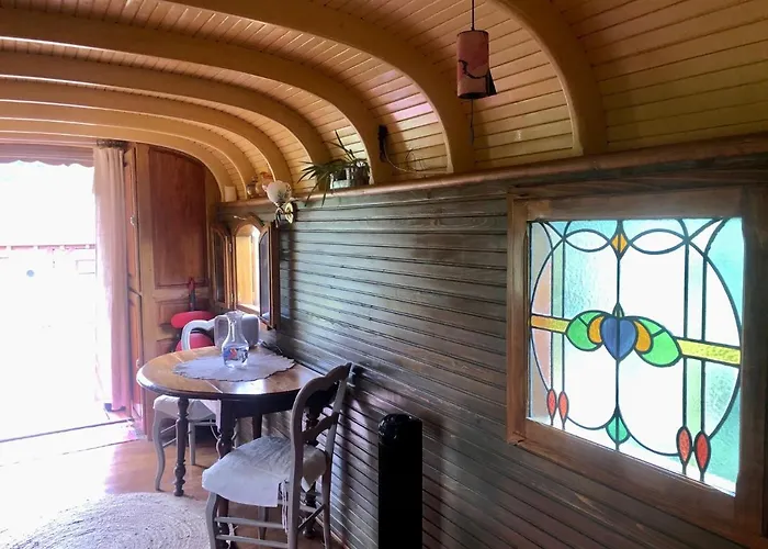 La Roulotte Du Coustal, Cajarc, Lot Luxury tent *