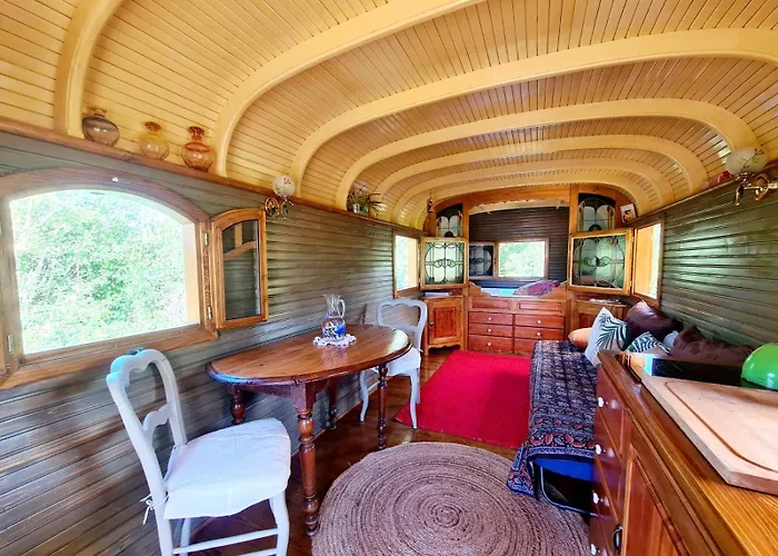 La Roulotte Du Coustal, Cajarc, Lot Luxury tent *