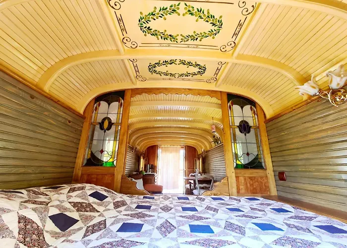 La Roulotte Du Coustal, Cajarc, Lot Luxury tent Cajarc