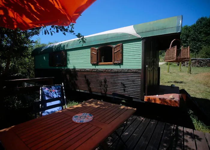 La Roulotte Du Coustal, Cajarc, Lot Luxury tent