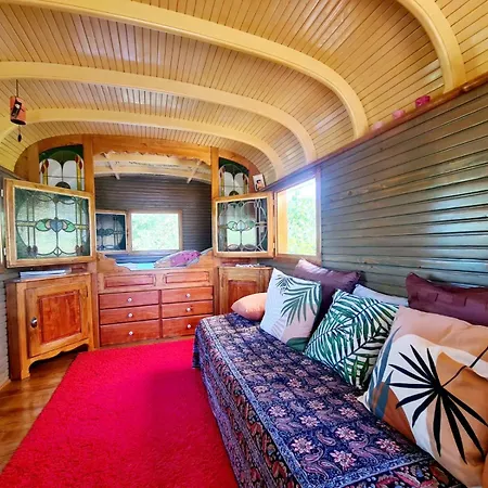 La Roulotte Du Coustal, Cajarc, Lot ラグジュアリーテント